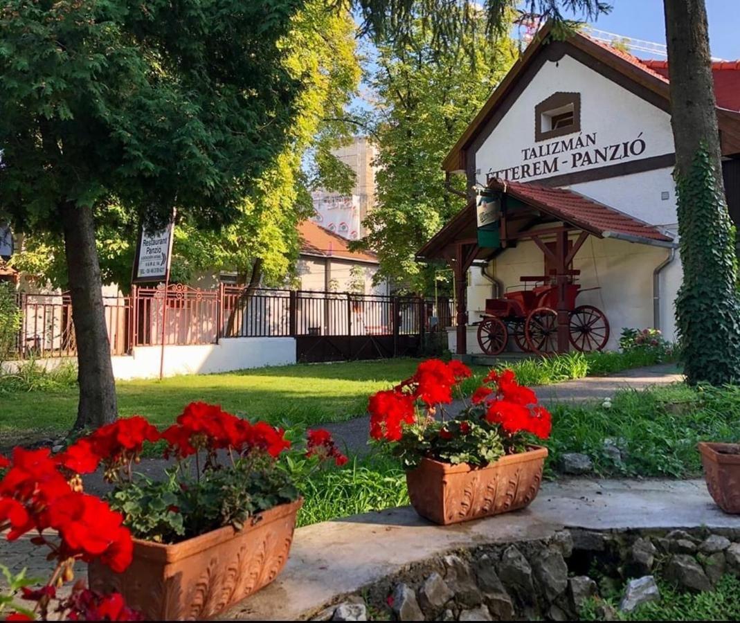 Talizman Etterem Panzio Hotel Miskolc Buitenkant foto