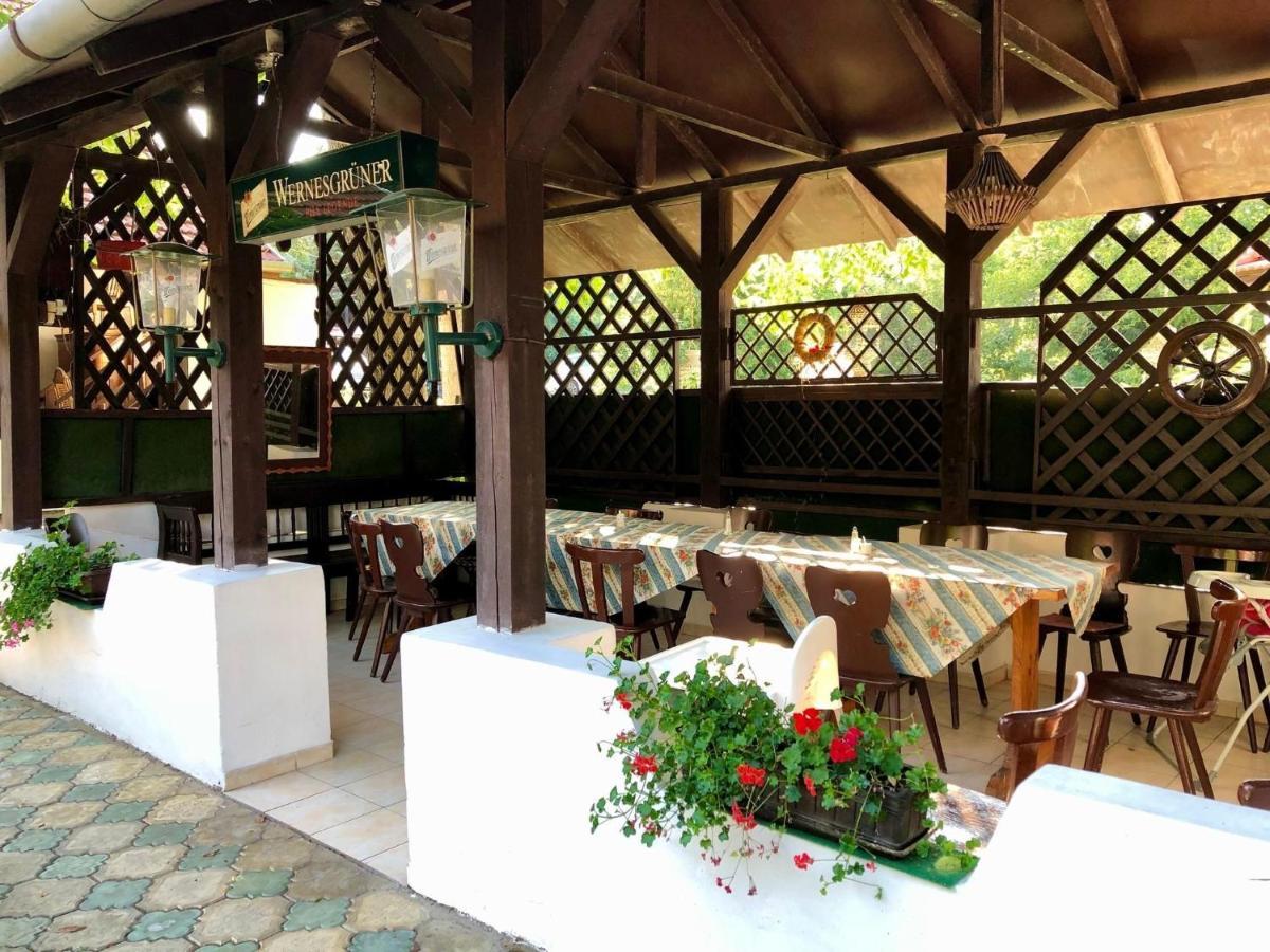 Talizman Etterem Panzio Hotel Miskolc Buitenkant foto