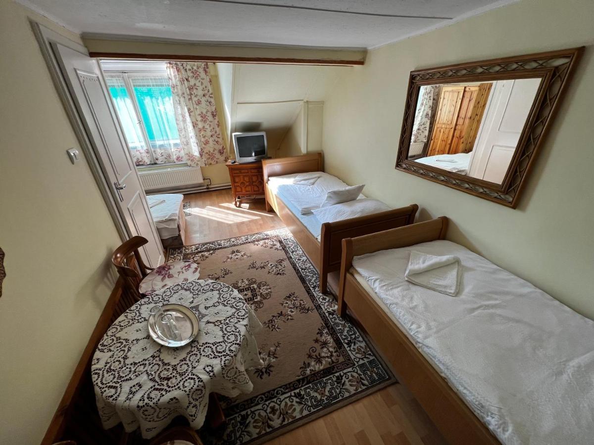 Talizman Etterem Panzio Hotel Miskolc Buitenkant foto